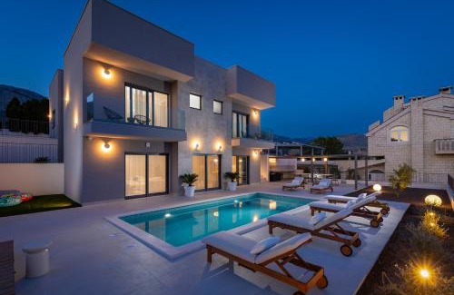 Zrnovnica Villa | Terra House Luxury Living Between Mountain & Sea