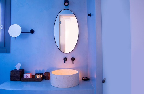 Agios Georgios Hotel | Terra Nera Suites Santorini