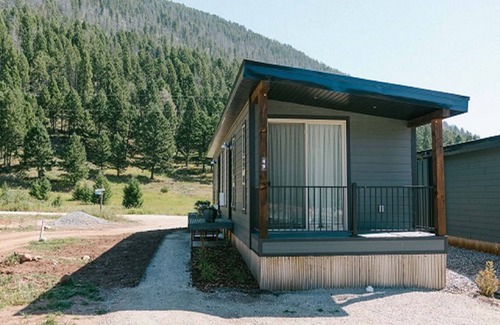 West Yellowstone Cabin | Terra Nova Cabins