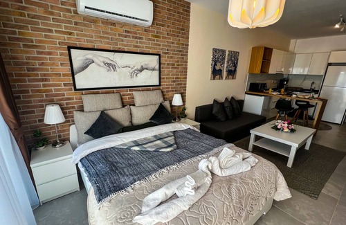 Gastria Apartment | Terra Pool Apartments (Caesar Blue)