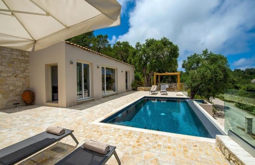Rantatika Villa | Terra villa by PaxosRetreats