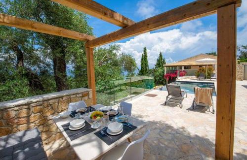 Rantatika Villa | Terra villa by PaxosRetreats