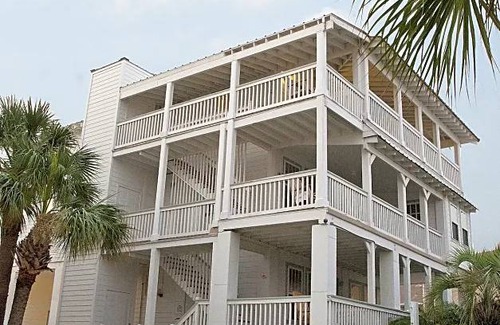 Tybee Island Apartment | Terrace 2nd Floor - 2 Bedroom Family Room