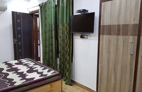 Mukherjee Nagar House | Terrace Garden Room.Incredible