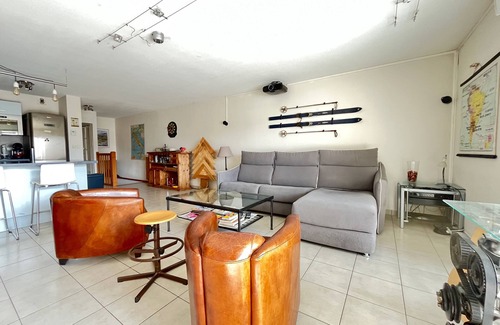 Bonneville Apartment | Terrace, home cinema, Annecy Geneva 30mn