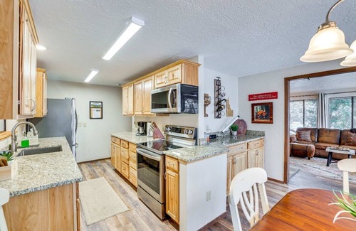 Garden Valley Cabin | Terrace Lakes Cabin- Walk to golf & hot springs!