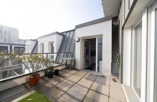 Maisons-Alfort Apartment | Terrace - Private Parking - Subway 2 min