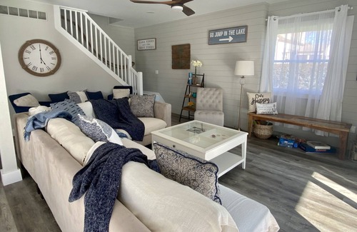Millersport Cottage | Terrace Retreat on the Canal with boat dock. Max 6 people.