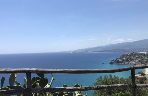 Santa Maria del Mare Torrazzo House | Terraced house with garden and sea view
