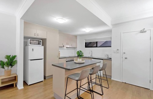 Parramatta Park Apartment | Terraces on Martyn A Breezy Tropical Pool Retreat