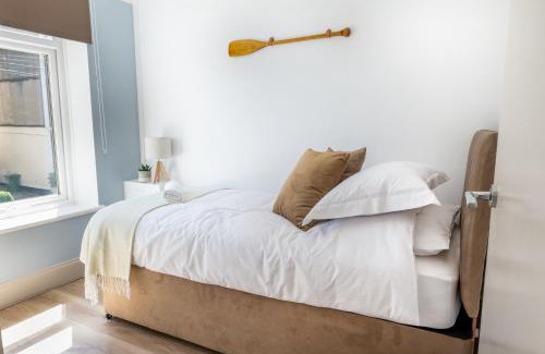 New Brighton Apartment | Terracotta flat, free WiFi & parking, easy access to Liverpool