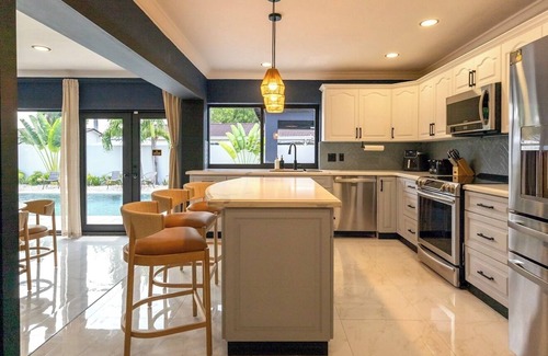 Westchester House | Terramar Villa- Luxury near Doral & MIA