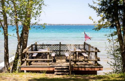 Maple City House | Terrapin Station- 2 Cottages on Glen Lake