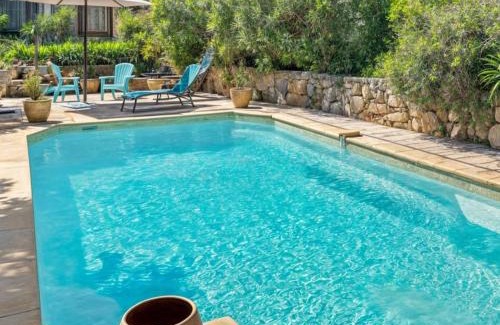 Tourrettes-sur-Loup Apartment | Terrasse, Piscine privée & Charme provençal