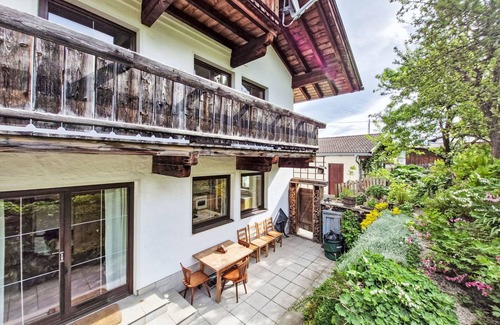 Goetzens Apartment | Terrassenwohnung OZ by Interhome