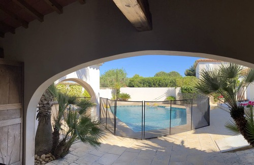 Perols Apartment | Terrasses 300 m2, Pool House 60 m2, Piscine au sel et son Jardinet Pour ce T2