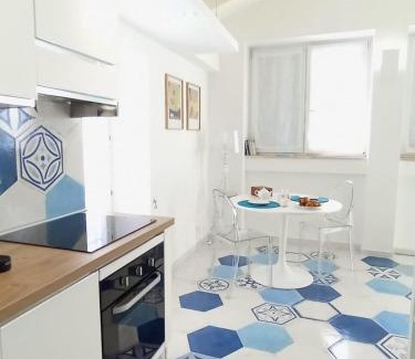 Historical Downtown Salerno Apartment | Terrazza a Santa Lucia