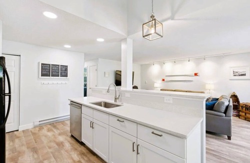 Ocean Park Condo | Terrific 2-bedroom condo w/AC in Old Orchard Beach. Walking distance to beach.