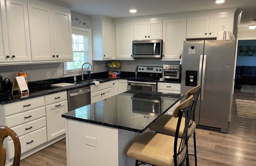 Kernersville House | Terrific 2-bedroom 2 bath home, country setting, convenient to highways, 1 acre
