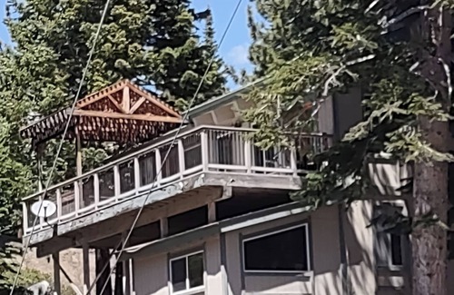 Upper Kingsbury House | Terrific 3-bedroom house with WiFi in Tahoe