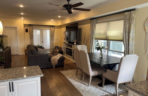 Greenville House | Terrific 3-bedroom house 20 mins away from NYC