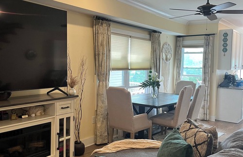 Greenville House | Terrific 3-bedroom house 20 mins away from NYC