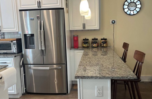 Greenville House | Terrific 3-bedroom house 20 mins away from NYC