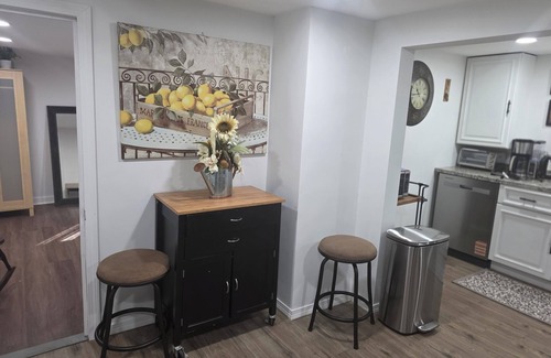 Ashford House | Terrific 4-bedroom house with AC in Ashford
