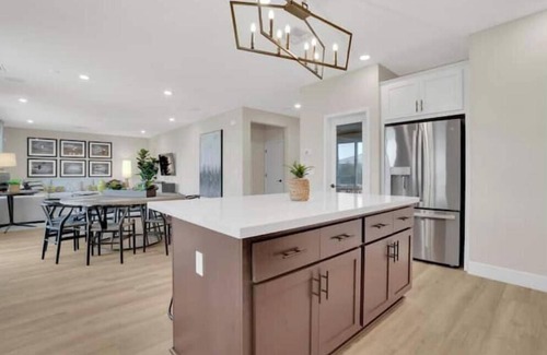 Lathrop House | Terrific 5-bedroom home in Lathrop. Former model home. Tastefully furnished.