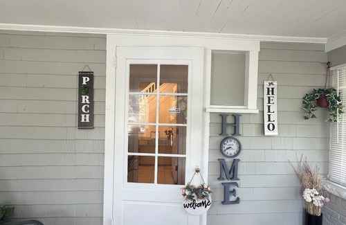 Trenton House | Terrific 6-bedroom house with AC in Trenton