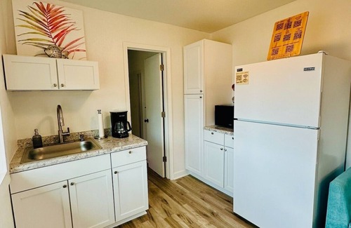 Sunrise Beach House | Terrific lake view! On the shoreline.