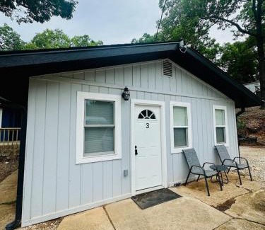 Sunrise Beach House | Terrific lake view On the shoreline
