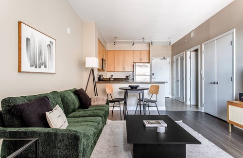 Mount Vernon Square Apartment | Terrific Mount Vernon 1BR w/Roof Pool, nr Arena, Museum, by Blueground