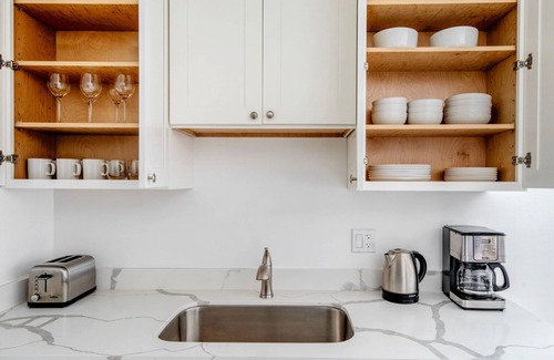 Old Mountain View Apartment | Terrific Mountain View 1BR w/Pool & Parking, nr Shops, by Blueground