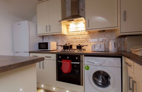 Harehills Apartment | Terrific sleeps 7 close to central Leeds