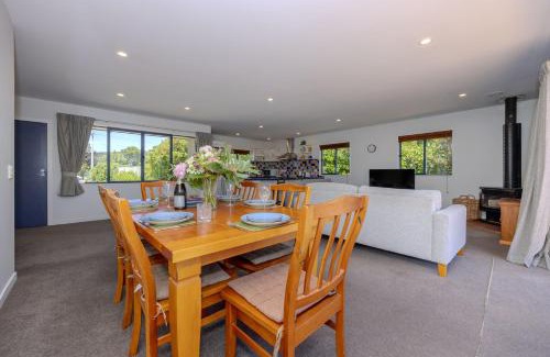 Wanaka House | Terrific views on Totara