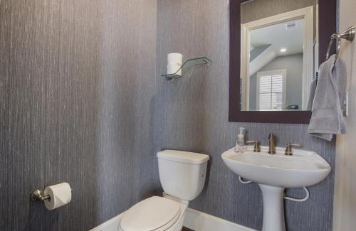 Riverside Terrace House | Tesla-Charger TX Medical Ctr Sleeps 7 5 beds