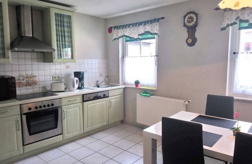 Teterow Apartment | Tetjes Horstel - Ferienwohnung mit Balkon - Tetjes Horstel - Ferienwohnung