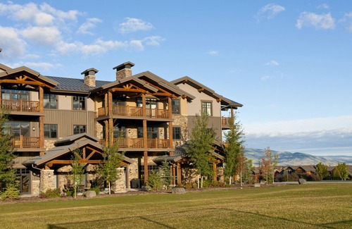 Victor Condo | Teton Springs Condo #308 in Victor w/A/C, W/D, WiFi, Balcony, Grill & Garage