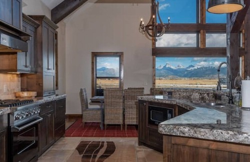 Tetonia House | Tetonia Lodge | Postcard views, fireplace, bunk room and big kitchen
