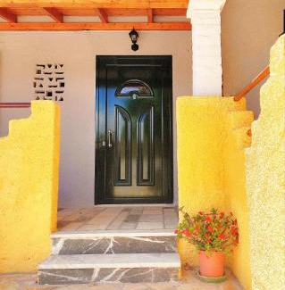 Agios Matthaios Apartment | TETRAKTYS ESTATE beachside ΥΔΩΡ with garden