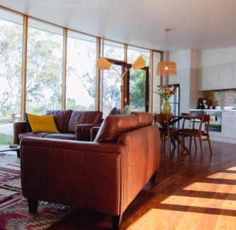 Nungurner House | Teulu House - Luxury Retreat in Nungurner