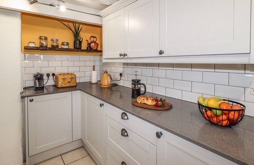 Llangollen Cottage | TEULU, pet friendly, character holiday cottage in Llangollen
