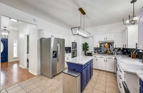 Rowlett House | Texan 5/3 Oasis - Hot tub, Pool, Cinema Room