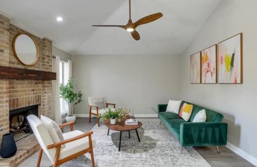 Lewisville House | Texan Hideaway - Cozy Convenient Comfortable