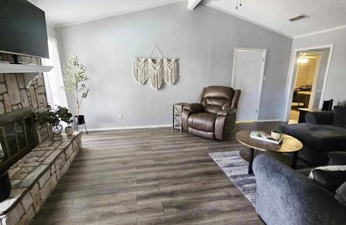 Lewisville House | Texan Tranquility Retreat