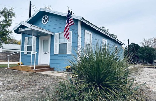 Medina House | Texas Blue Apple Cottage