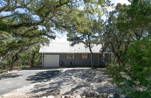 Canyon Lake House | Texas Charm Cottage - 1 Block from the Lake & Hill Country Views