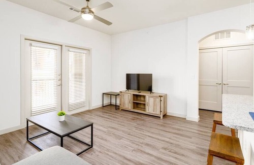 Buda Apartment | Texas Corporate Housing Professional 1Br Apartment