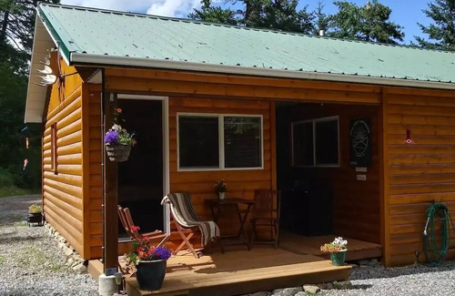 Lillooet Cabin | Texas Creek B&B